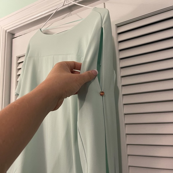 The Limited long sleeve open arms blouse size M - Picture 3 of 4